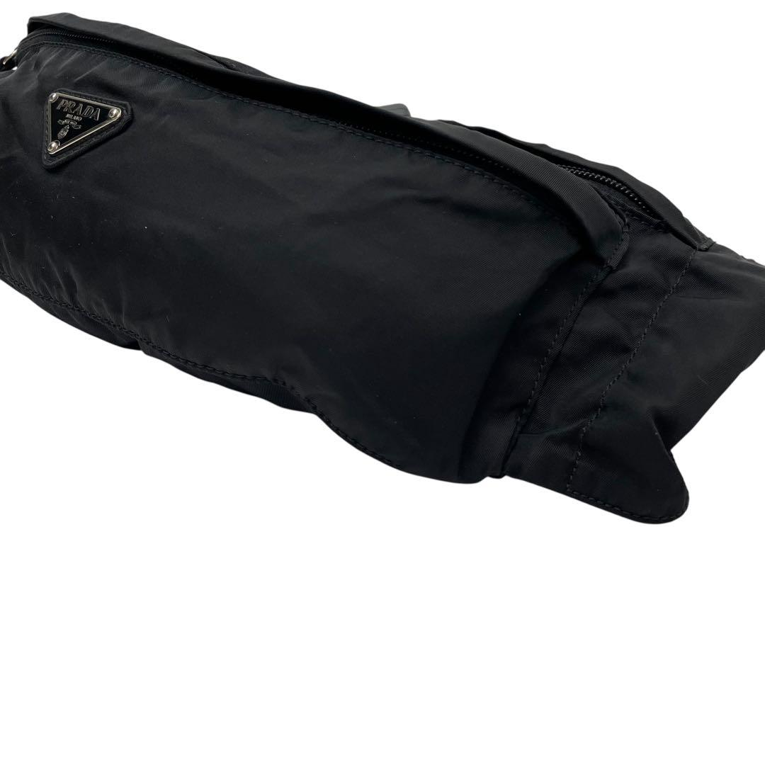 プラダ ナイロン 三角プレートロゴ ウエスト ボディ バッグ ブラック.