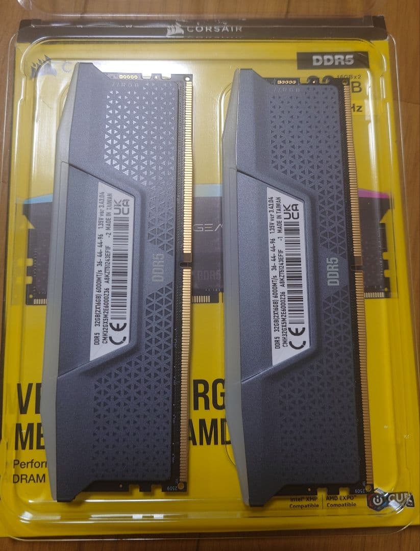 メモリー CORSAIR VENGEANCE RGB DDR5 32GB 6000MHz