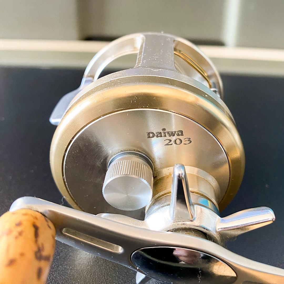 ダイワ『ミリオネア』CV-Z 203（右巻き）