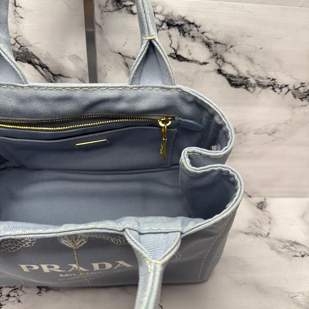 (美品)大人気、プラダ、カナパ、2wayバッグ、人気色、水色、3角プレート、高級