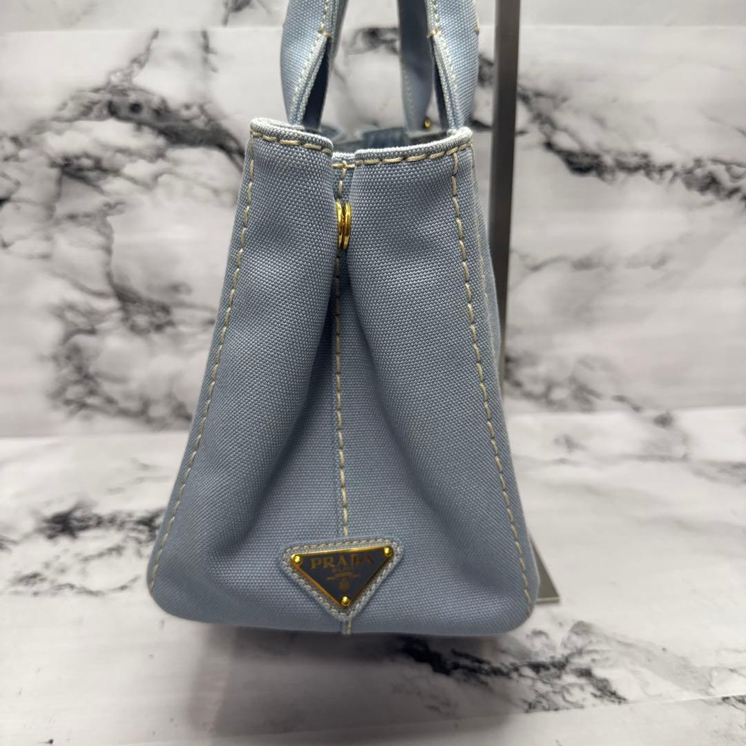 (美品)大人気、プラダ、カナパ、2wayバッグ、人気色、水色、3角プレート、高級
