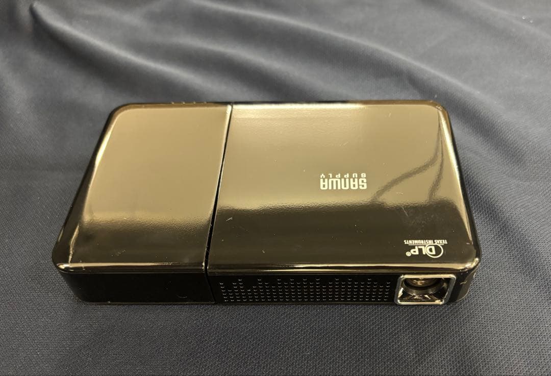 希少品　サンワ　ポータブルプロジェクター 400-PRJ026