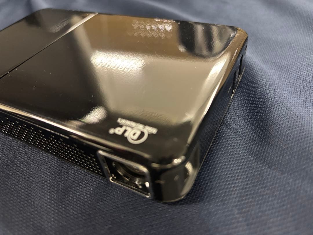 希少品　サンワ　ポータブルプロジェクター 400-PRJ026