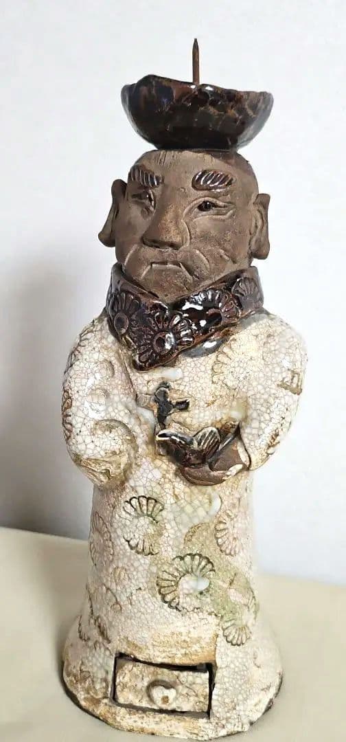 蝋燭立『鳩を抱いた伴天連』