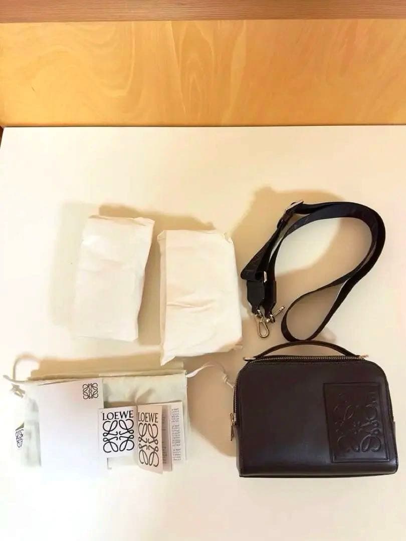 期間限定値下げ LOEWE カメラ クロスボディバッグ ミニ ブラック付属品完備