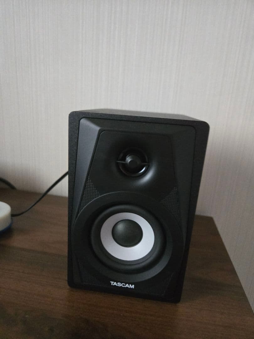 TASCAM VL-S3 2ウェイパワードモニタースピーカー