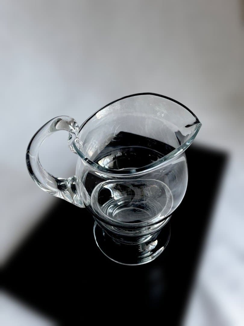 北欧ヴィンテージガラス ピッチャー 脚付 高さ約20cm