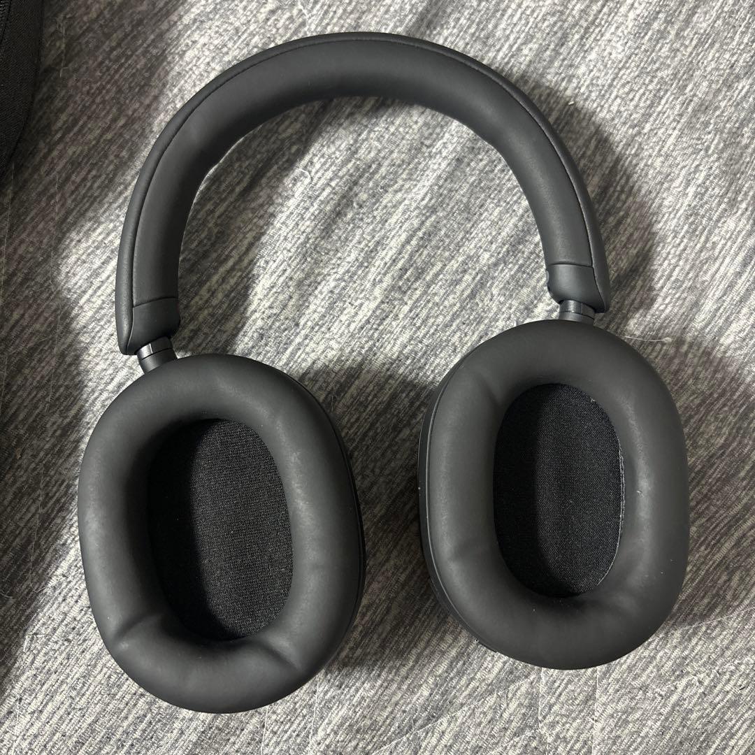 美品　SONY WH1000XM5 ワイヤレスノイズキャンセリングヘッドホン