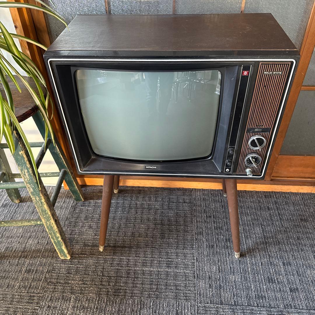 白黒テレビ　ブラウン管テレビ　ヴィンテージ