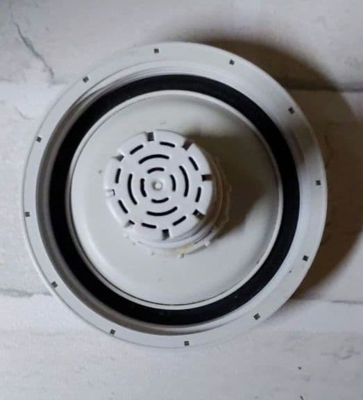 N*g様 SHARP 除加湿空気清浄機 KC-HD70-W 2020年製