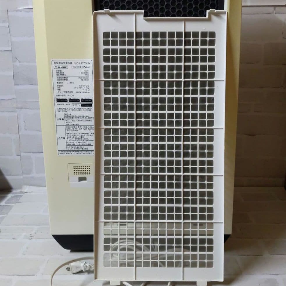N*g様 SHARP 除加湿空気清浄機 KC-HD70-W 2020年製