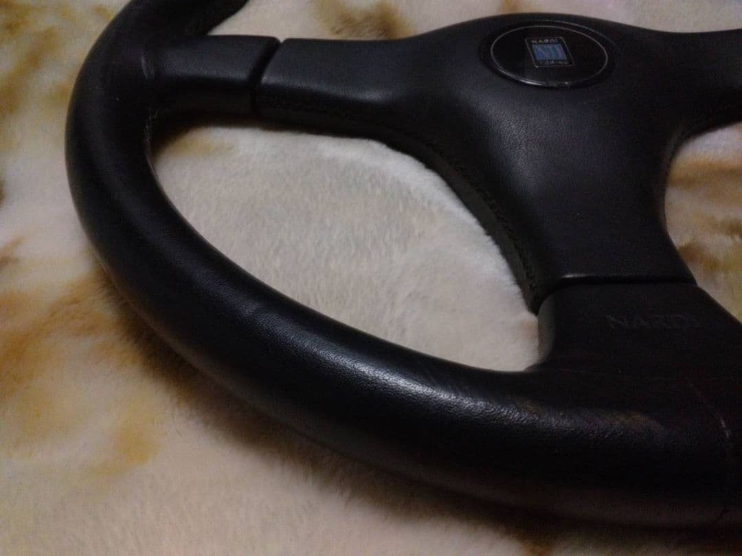 イタリア製 ブラック ステアリングホイール