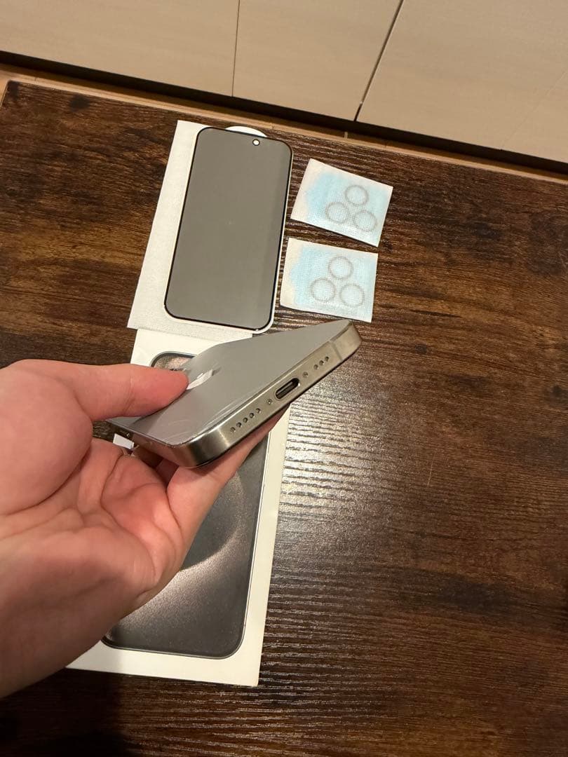 【海外版SIMフリー】iPhone 15pro 256GB ナチュラルチタニウム