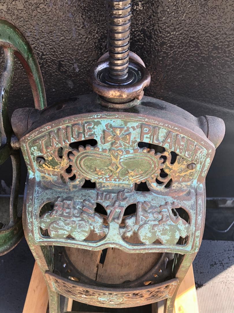 かき氷機手動タイプ、メーカーは写真のみ、貴重な物になります使用可能、アートに最適