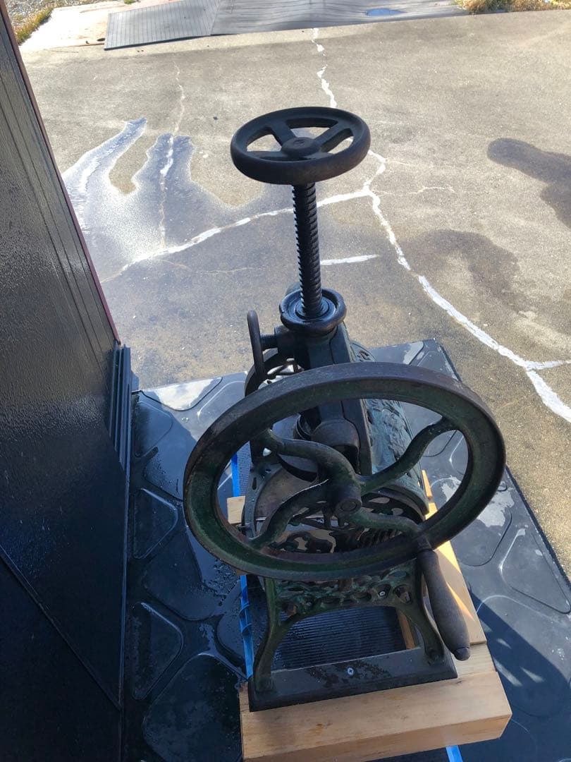 かき氷機手動タイプ、メーカーは写真のみ、貴重な物になります使用可能、アートに最適