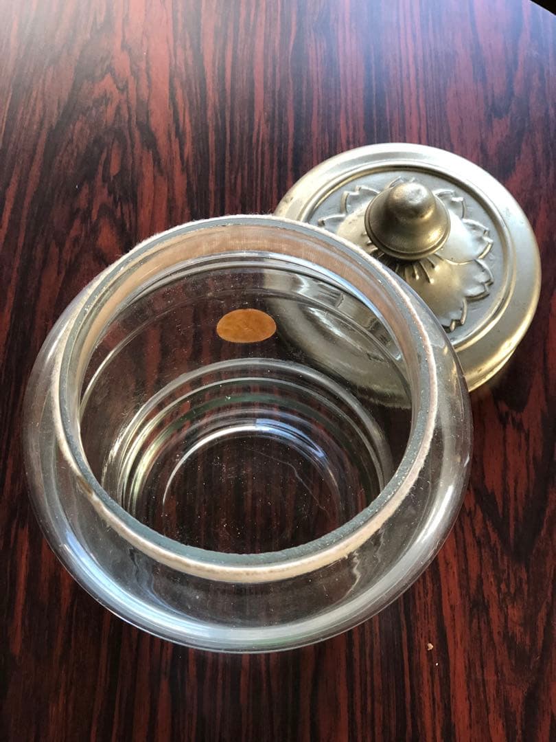 アンティーク　蓋付きガラス瓶　アルミ桜花蓋　戦前戦後　インテリア　小物入れ