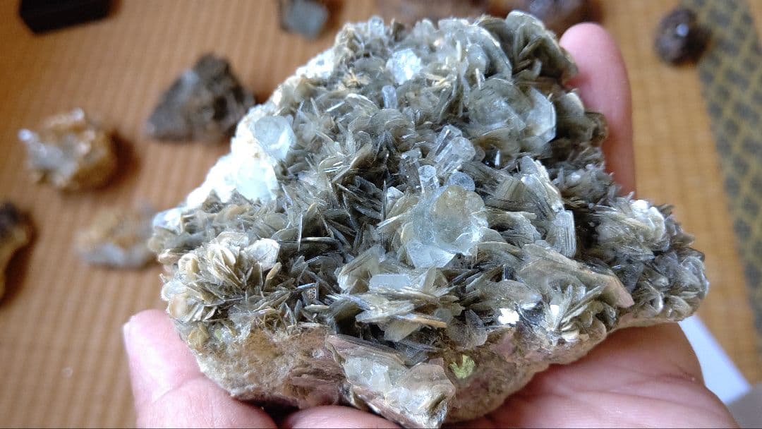 アクアマリン　原石　クラスター　緑柱石　パキスタン産　スカラドゥ　シガー渓谷