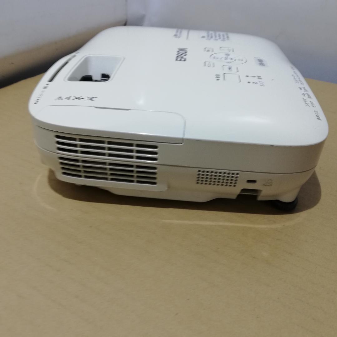 EPSON エプソン　プロジェクター　EB-W8