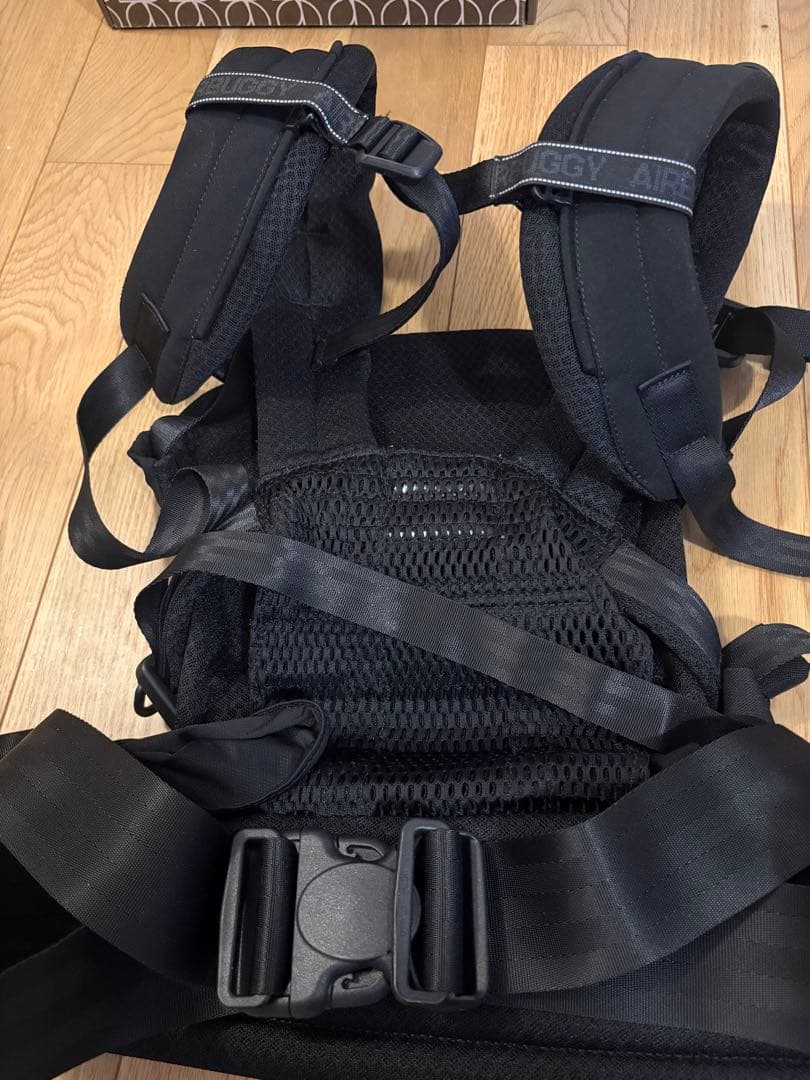 【おまけ付き】美品　AIRBUGGY 抱っこ紐 ブラック