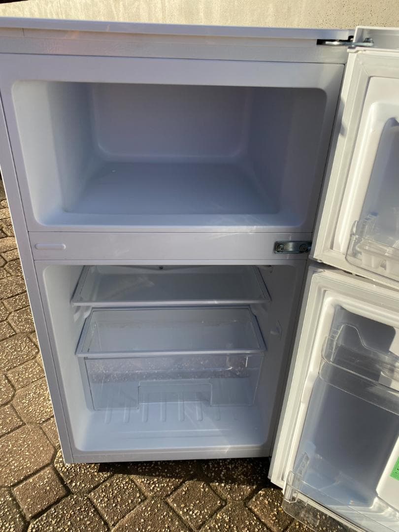 2022年製　YAMADA SELECT　87L　冷凍冷蔵庫 YRZ-C09H1