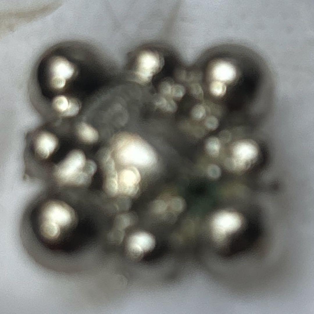 シャネルピアス片耳、又は、ピンブローチ