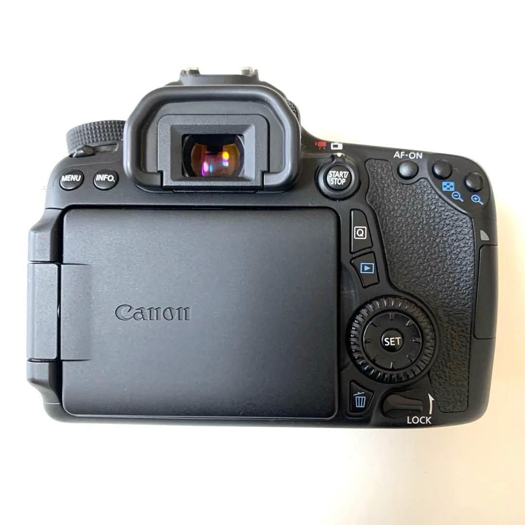 美品　一眼レフ　Canon EOS 70D ダブルズームキット　　フルセット