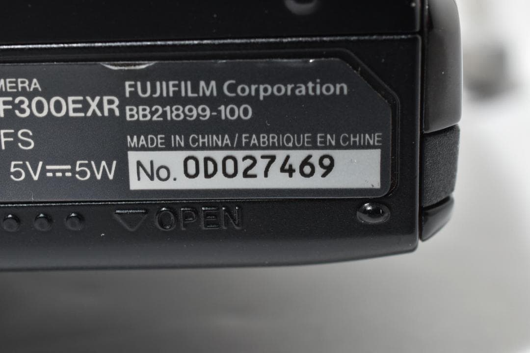 【美品】FUJIFILM FINEPIX F300EXR ブラック　動作確認済