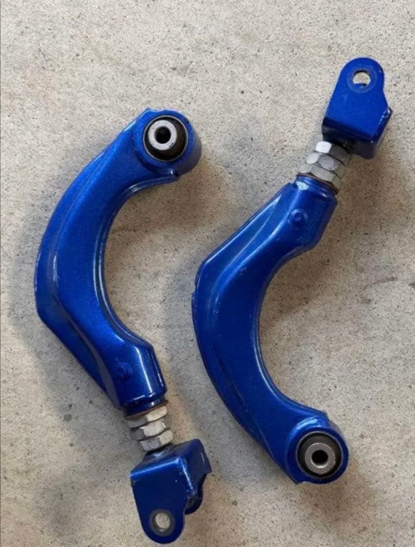 ク*ム様 プリウス　リアアッパーアーム