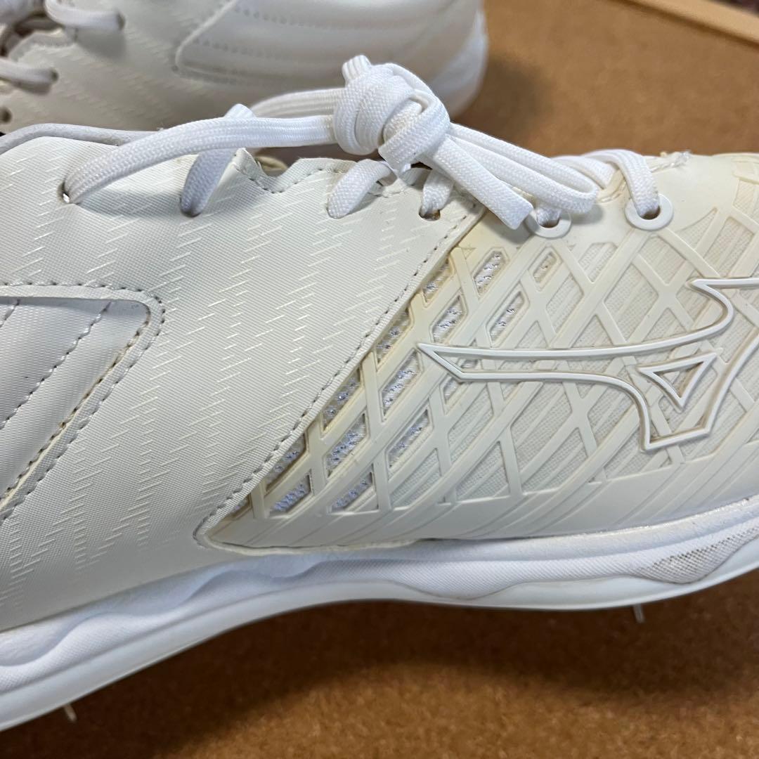 未使用品　スピードレボエース　ホワイト　27.5cm ミズノ