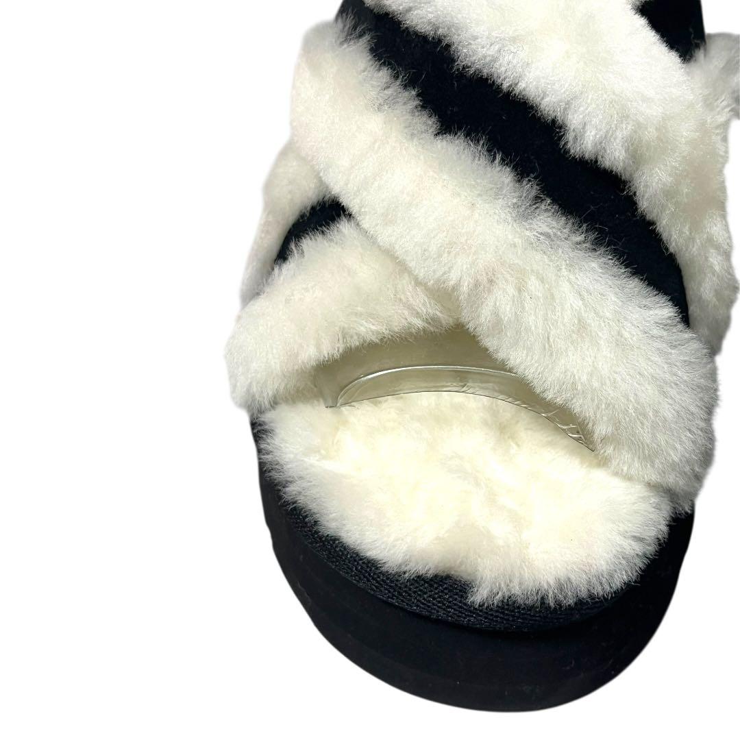 美品　アグ　UGG ディスコクロススライド　サンダル　ファー　25cm 白　黒