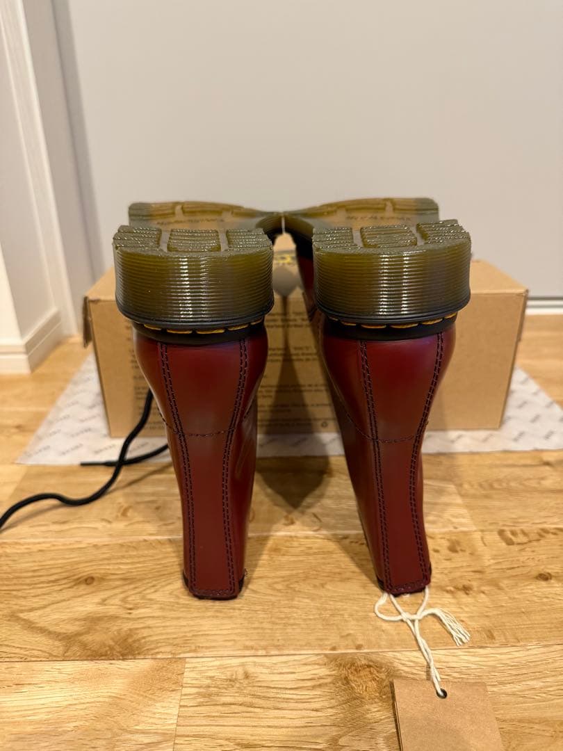 【新品】Dr.マーチン1460 8ホールレザーレースアップブーツ/チェリーレッド