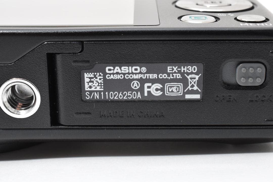 美品　カシオ　CASIO EXILIM EX-H30 ブラック ＃A320
