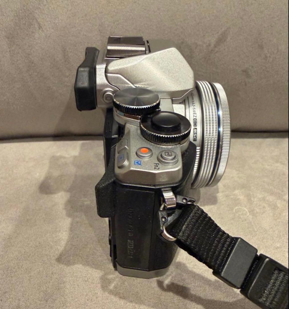 デジタルカメラ OLYMPUS OM-D E-M10