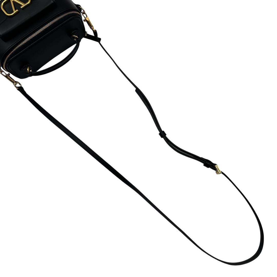 【極上】VALENTINO バニティバッグ 2way Vロゴ レザー レディース