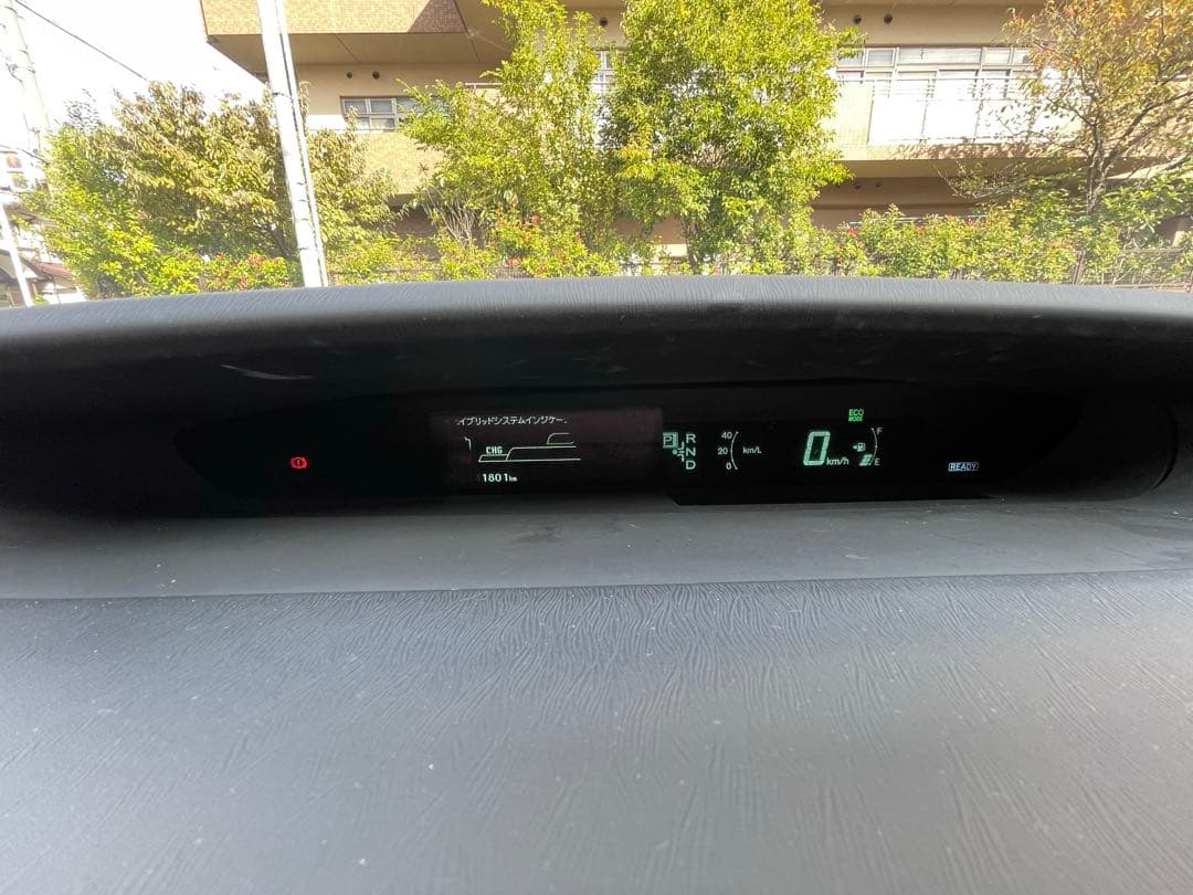 大阪より個人出品プリウス車検令和9年3月迄！ハイブリッド