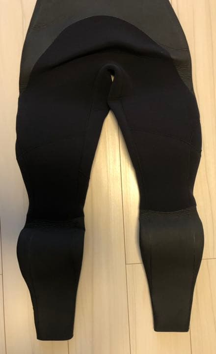 セミドライ　ウェットスーツ