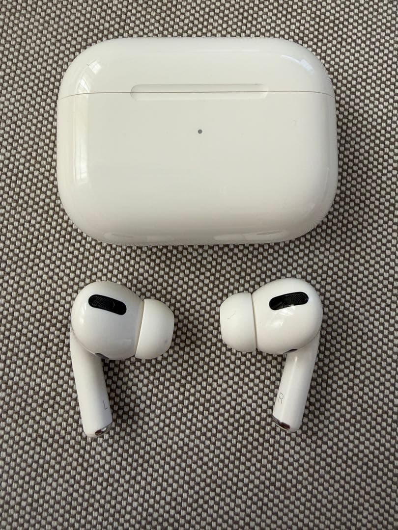 AirPods Pro 本体 充電ケース、外箱など付き