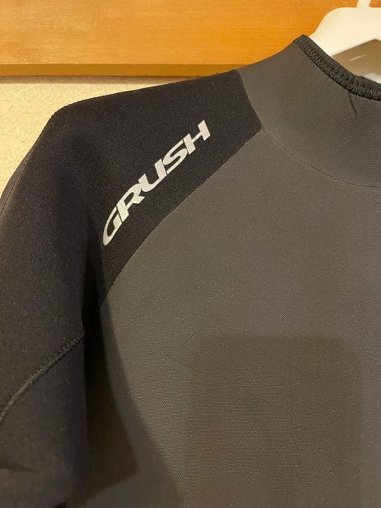 ウェットスーツ(GRUSH)