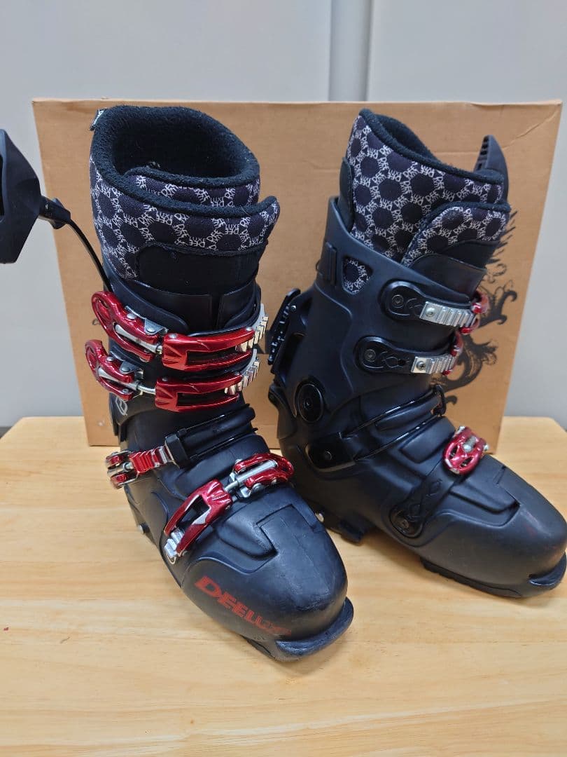 DEELUXE　TRACK 325　アルペンスノーボードブーツ