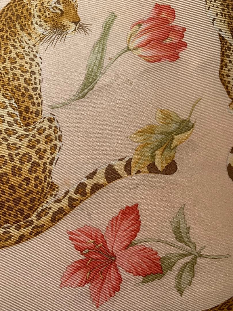 フェラガモ　クッションカバー　シルク