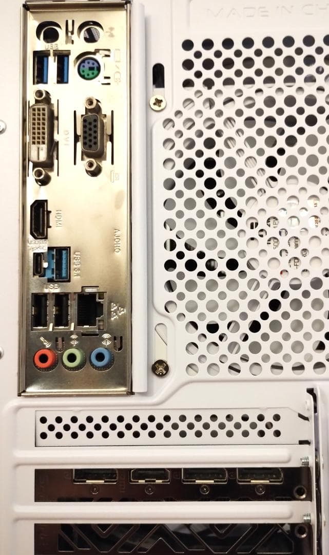 ゲーミングPC/Core i7 9700K/RX5700/メモリ無し