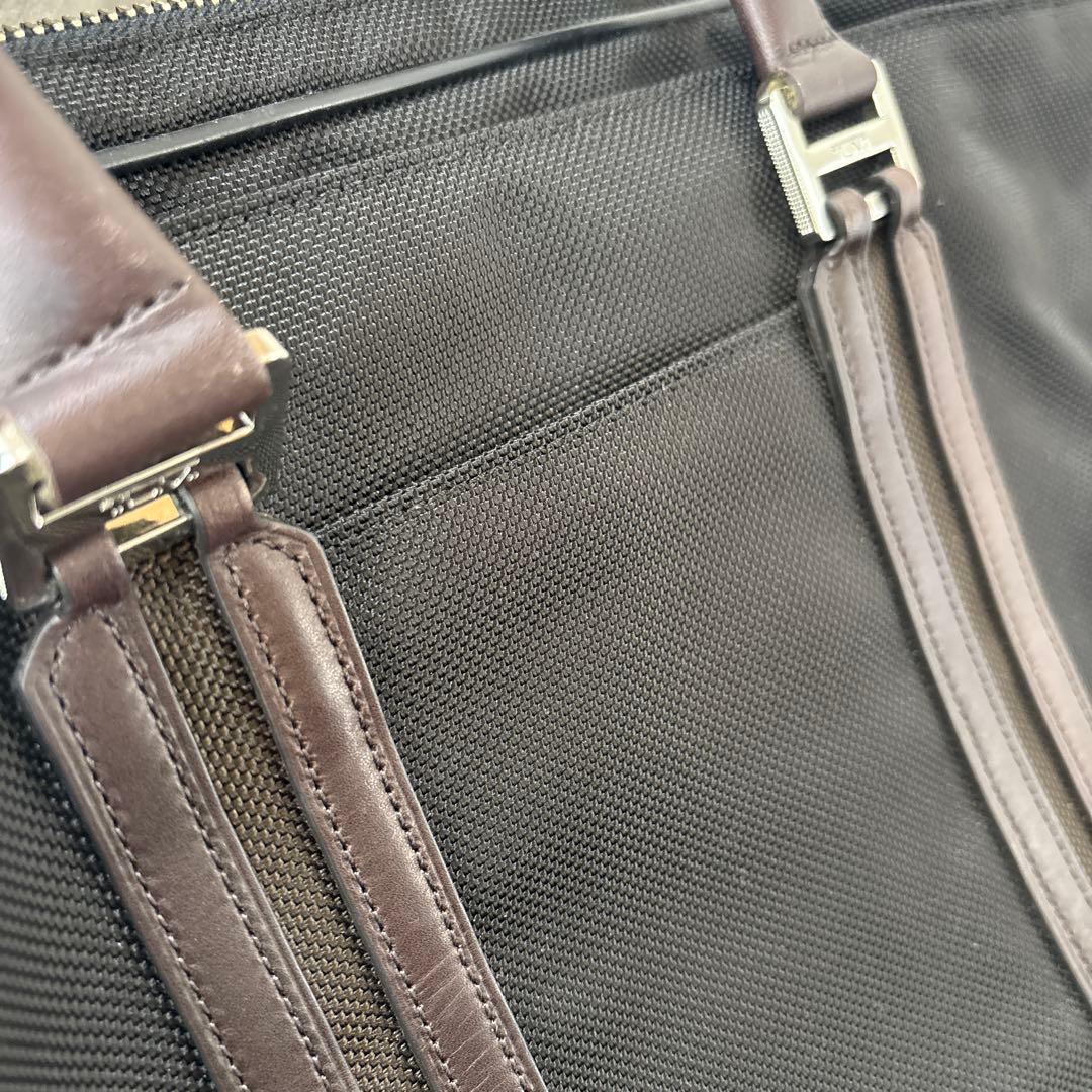 美品　TUMIビジネスバッグ ブラック ナイロン レザー　大容量