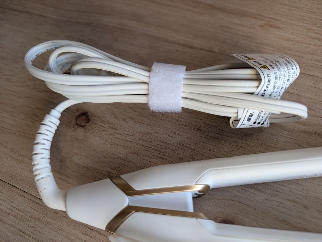 即発送★美品通電確認済　KINUJO ストレートヘアアイロン ホワイト