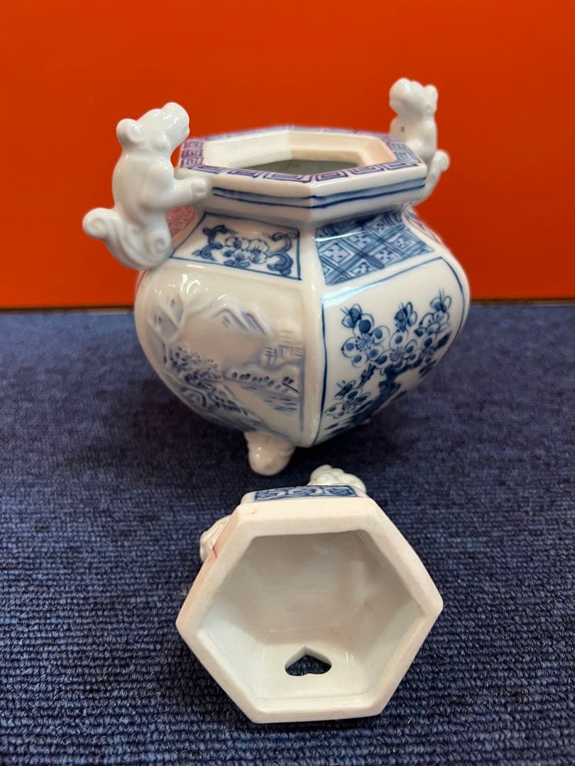 1212  鍋島焼　染付松竹梅　獅子香炉　未使用