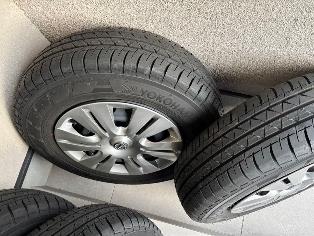 【ポルコ】キャラバン　純正ホイール　タイヤ　新車外し　4本セット