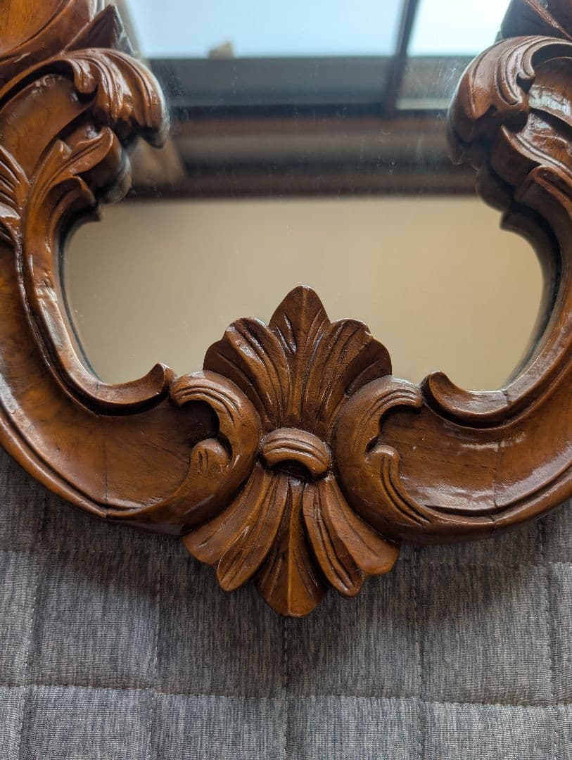 クラシック木製壁掛け鏡