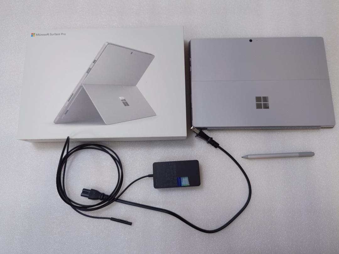 SurfacePro6 Corei5 8GB 256GB タイプカバー、ペン付き