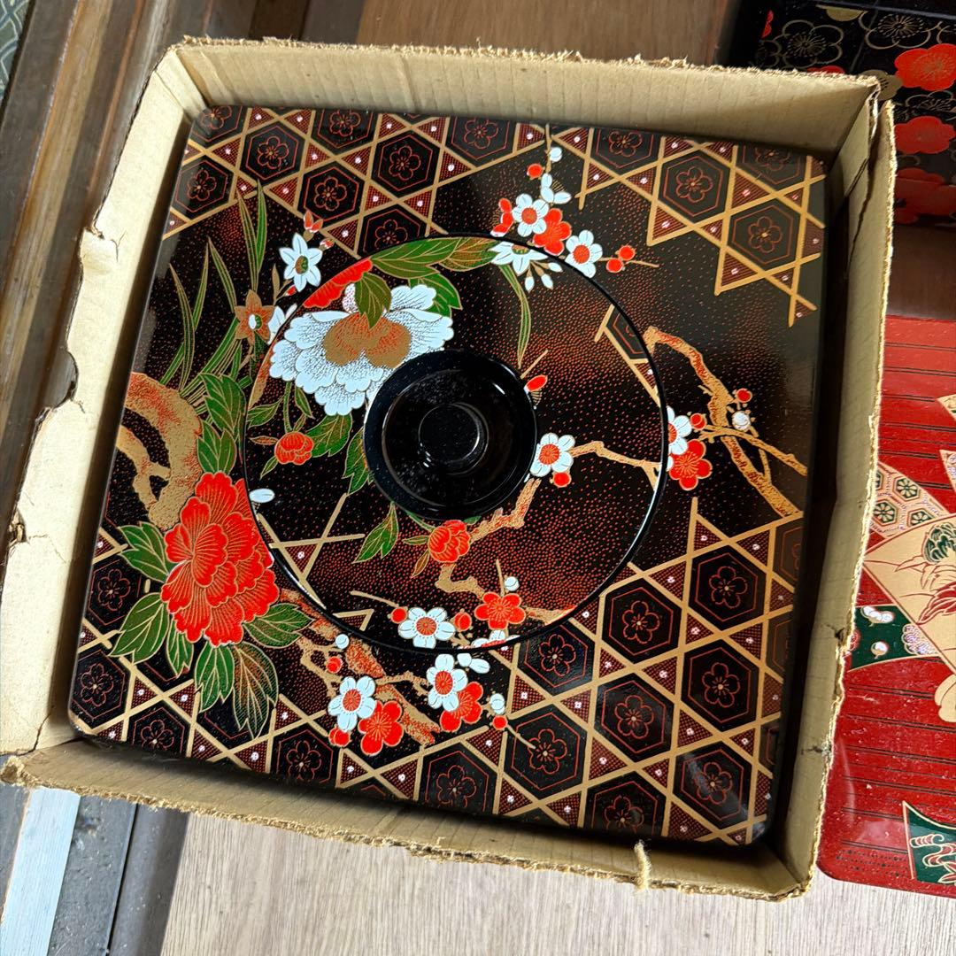 伝統的な日本の漆器重箱　5個セット