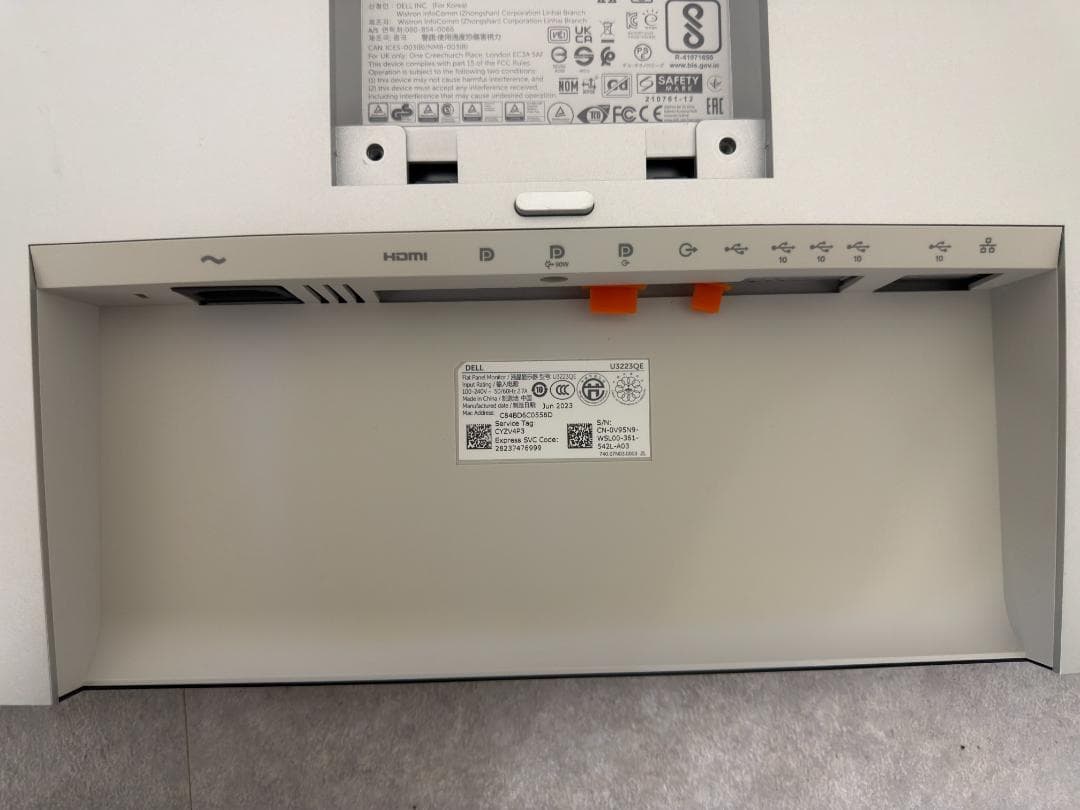 Dell ハイエンド 32 4K USB-C ハブ モニター - U3223QE