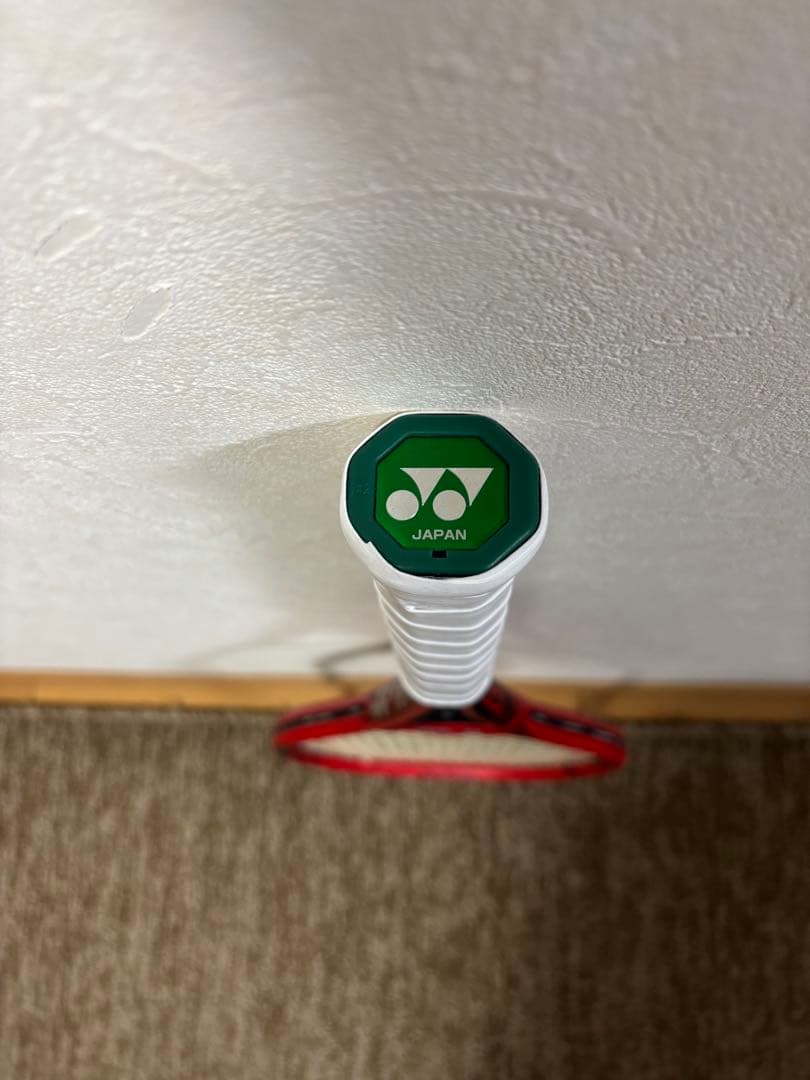 テニスラケット　YONEX VCORE 100 グリップ２